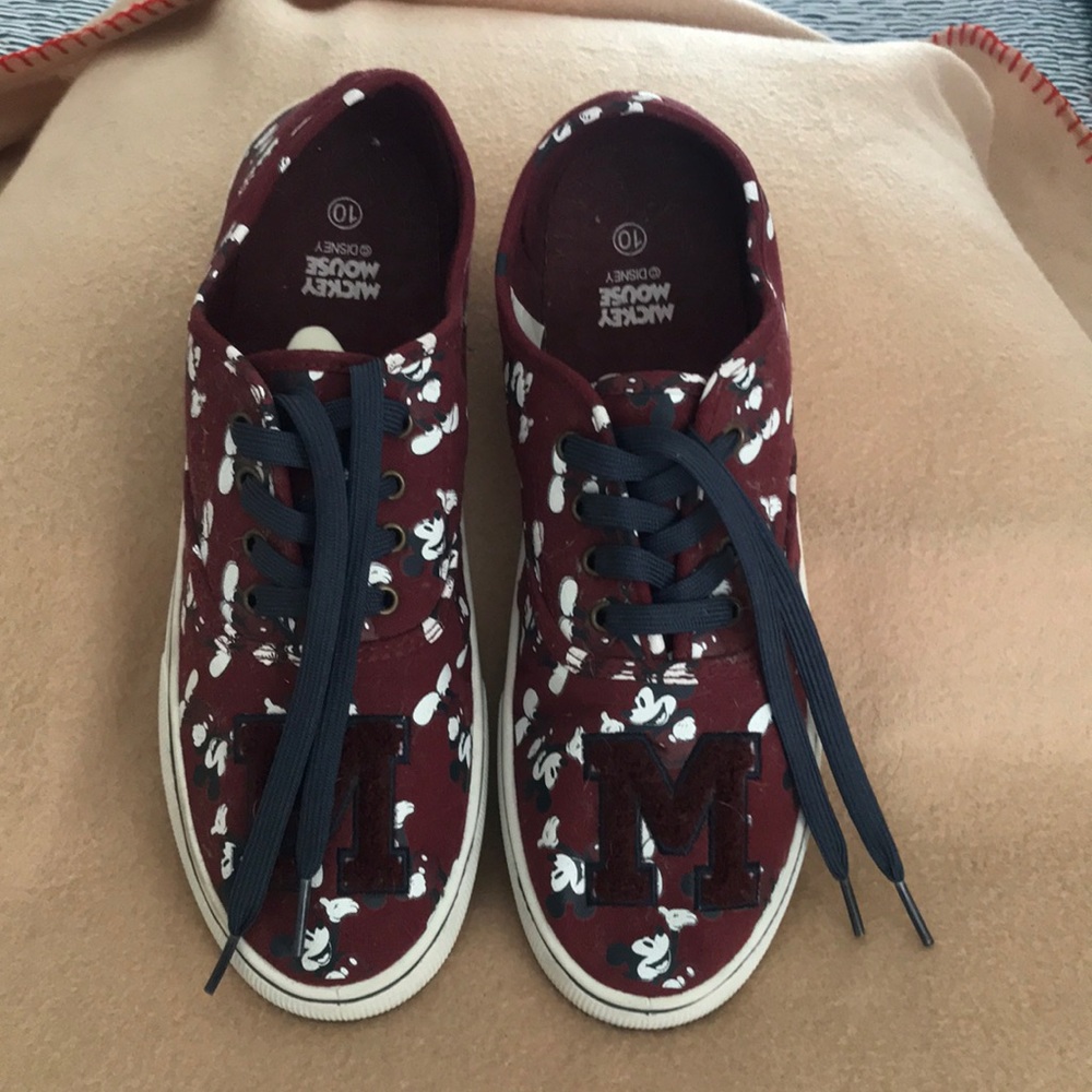 Disney Mens shoes NEW , size 10